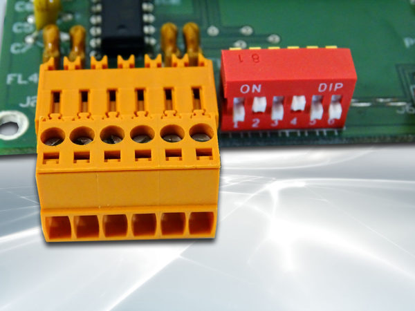Terminal ASCII OEM RS232 / Ethernet avec afficheur OLED et gestion de 8 touches et 4 LEDs - Bornier interface RS232 et dipswitch