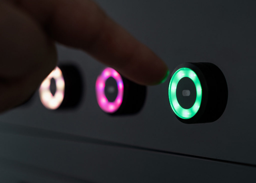 Bouton optique lumineux